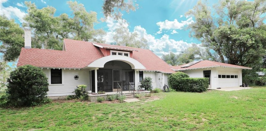 House in Babson Park, Florida 5 bedrooms, 162.76 sq.m. № 2393954