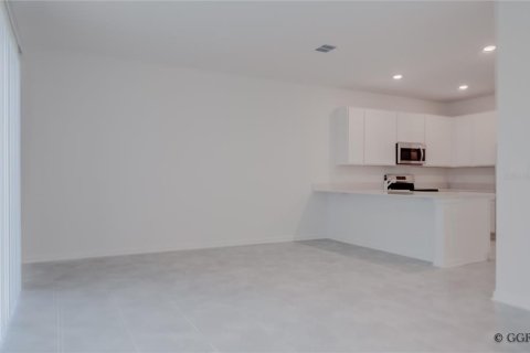 Townhouse in Davenport, Florida 3 bedrooms, 170.94 sq.m. № 2155974 - photo 18