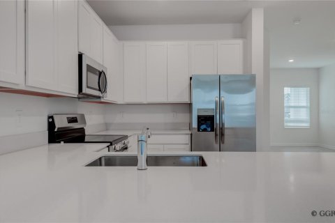 Townhouse in Davenport, Florida 3 bedrooms, 170.94 sq.m. № 2155974 - photo 12