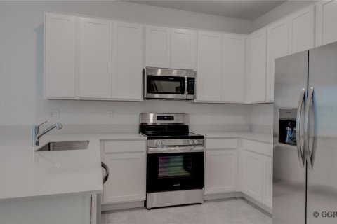 Townhouse in Davenport, Florida 3 bedrooms, 170.94 sq.m. № 2155974 - photo 11