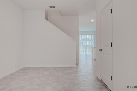 Townhouse in Davenport, Florida 3 bedrooms, 170.94 sq.m. № 2155974 - photo 5