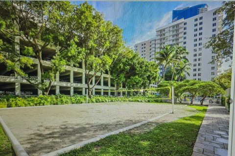Снять в аренду кондоминиум в Майами, Флорида 1 спальня, 55.09м2, № 2008577 - фото 15