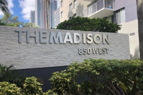 Кондоминиум с 1 спальней в Майами, Флорида № 2008577