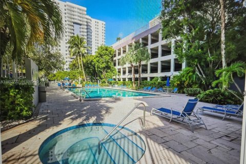 Снять в аренду кондоминиум в Майами, Флорида 1 спальня, 55.09м2, № 2008577 - фото 13