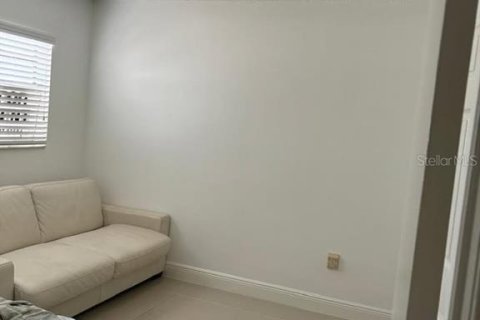 Apartment in Hialeah, Florida 2 bedrooms, 72.37 sq.m. № 1876945 - photo 5