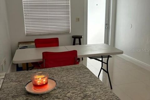 Apartment in Hialeah, Florida 2 bedrooms, 72.37 sq.m. № 1876945 - photo 1