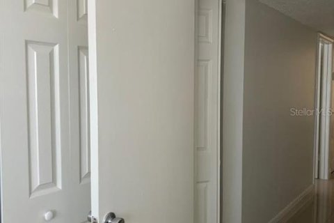 Apartment in Hialeah, Florida 2 bedrooms, 72.37 sq.m. № 1876945 - photo 8