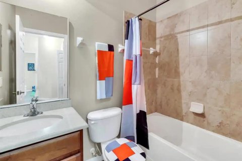 Townhouse in Kissimmee, Florida 3 bedrooms, 132.57 sq.m. № 1675167 - photo 14