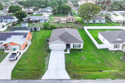 Villa ou maison à vendre à Port St. Lucie, Floride: 4 chambres, 174.1 m2 № 2265795 - photo 28