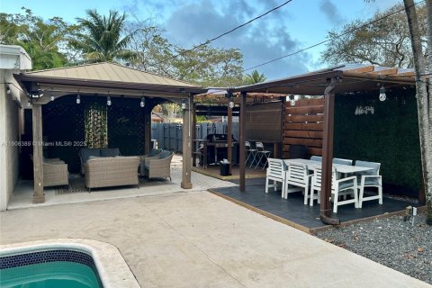 House in North Miami, Florida 4 bedrooms, 169.27 sq.m. № 1956933 - photo 17