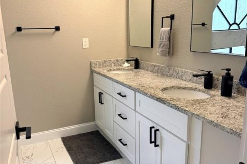 Condo in Orlando, Florida, 2 bedrooms  № 2280002 - photo 16