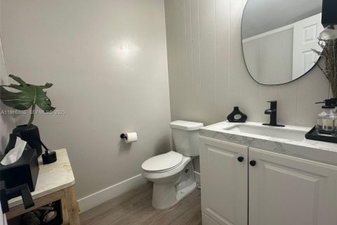 Купить коммерческую недвижимость в Майами, Флорида № 1976575 - фото 18