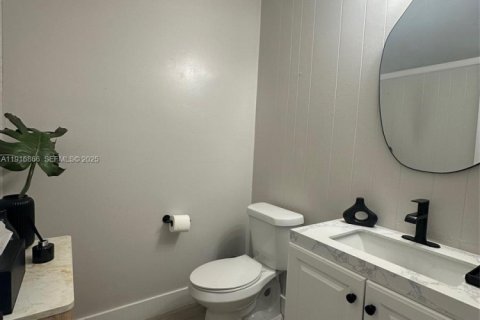 Купить коммерческую недвижимость в Майами, Флорида № 1976575 - фото 19