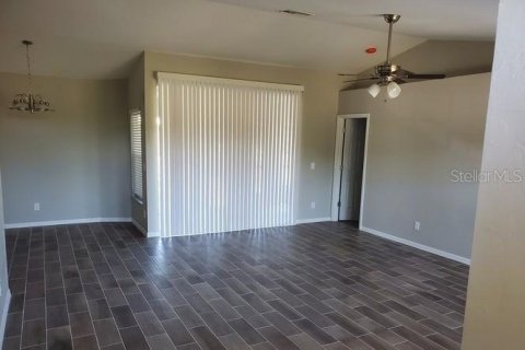 Casa en alquiler en Fort Myers, Florida, 3 dormitorios, 147.25 m2 № 1840486 - foto 3