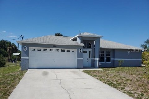 House in Fort Myers, Florida 3 bedrooms, 147.25 sq.m. № 1840486 - photo 1