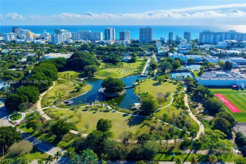 House in Miami Beach, Florida 208.1 sq.m. № 2010249 - photo 6