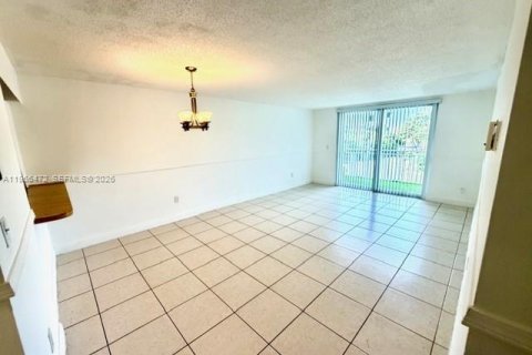 Снять в аренду кондоминиум в Хайалиа, Флорида 1 спальня, 80.82м2, № 2027945 - фото 9