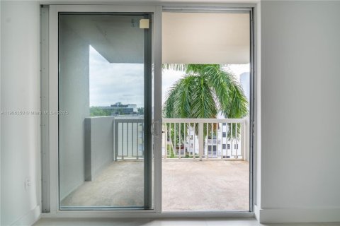 Condo in Miami Beach, Florida, 1 bedroom  № 1956711 - photo 10