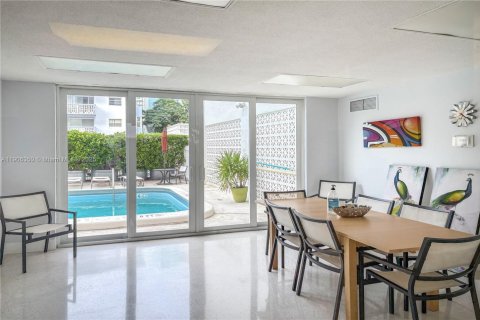 Condo in Miami Beach, Florida, 1 bedroom  № 1956711 - photo 3