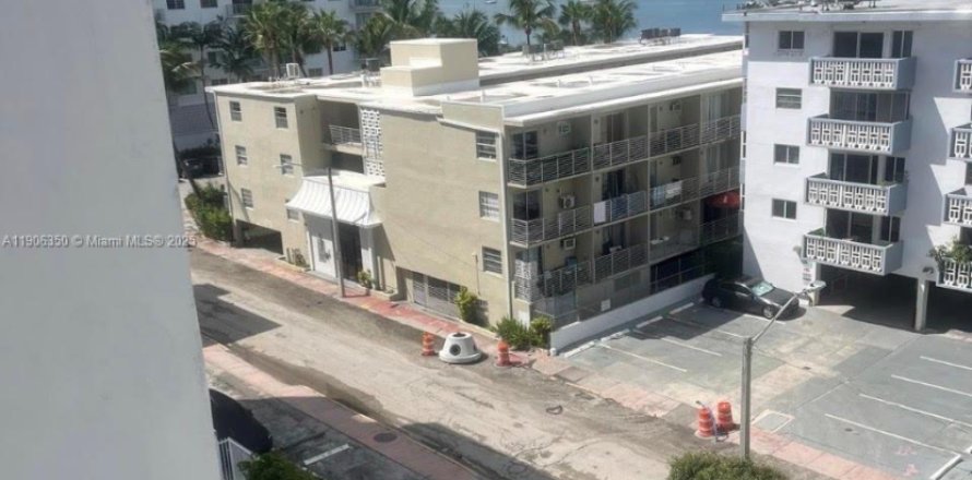 Condo à Miami Beach, Floride, 1 chambre  № 1956711