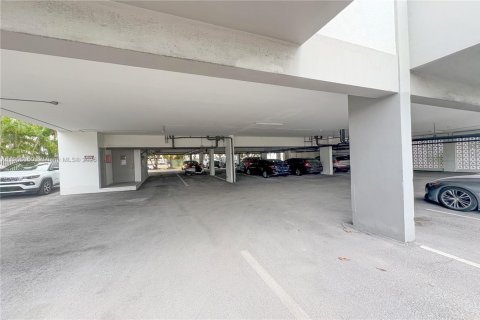 Condo in Miami Beach, Florida, 1 bedroom  № 1956711 - photo 5