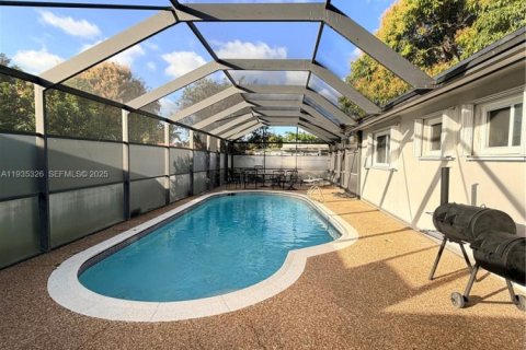 House in Miami Gardens, Florida 3 bedrooms, 122.54 sq.m. № 1994764 - photo 14