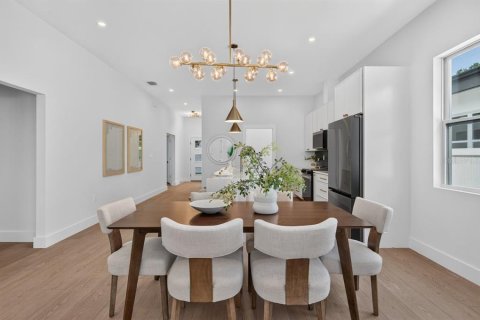 Casa en venta en Saint Petersburg, Florida, 4 dormitorios, 172.8 m2 № 2383388 - foto 9