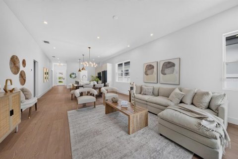 Casa en venta en Saint Petersburg, Florida, 4 dormitorios, 172.8 m2 № 2383388 - foto 14