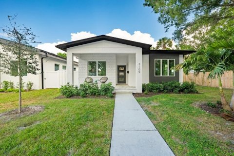 Casa en Saint Petersburg, Florida 4 dormitorios, 172.8 m2 № 2383388