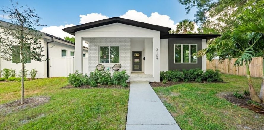 Casa en Saint Petersburg, Florida 4 dormitorios, 172.8 m2 № 2383388
