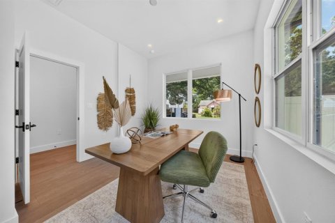 Casa en venta en Saint Petersburg, Florida, 4 dormitorios, 172.8 m2 № 2383388 - foto 7