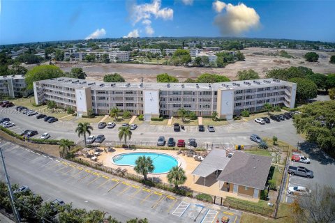 Condo in West Palm Beach, Florida, 1 bedroom  № 2027459 - photo 20