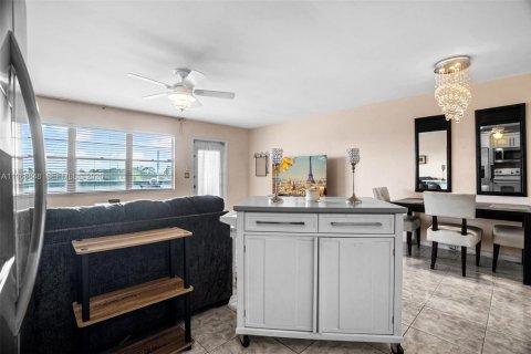 Condo in West Palm Beach, Florida, 1 bedroom  № 2027459 - photo 9