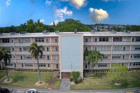 Condo in West Palm Beach, Florida, 1 bedroom  № 2027459