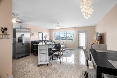 Condo in West Palm Beach, Florida, 1 bedroom  № 2027459 - photo 7