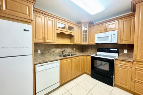 Condominio en venta en Hollywood, Florida, 1 dormitorio, 111.67 m2 № 1940516 - foto 11