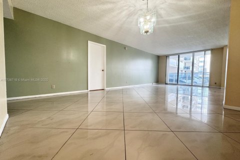 Condominio en venta en Hollywood, Florida, 1 dormitorio, 111.67 m2 № 1940516 - foto 14