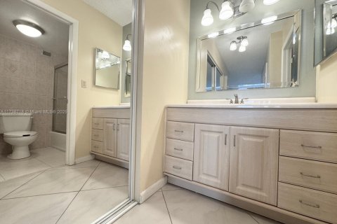 Condominio en venta en Hollywood, Florida, 1 dormitorio, 111.67 m2 № 1940516 - foto 21