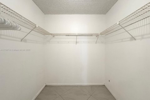 Condominio en venta en Hollywood, Florida, 1 dormitorio, 111.67 m2 № 1940516 - foto 25