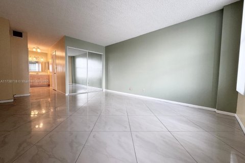Condominio en venta en Hollywood, Florida, 1 dormitorio, 111.67 m2 № 1940516 - foto 16