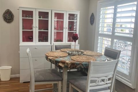 House in Sun City Center, Florida 2 bedrooms, 85.47 sq.m. № 1806703 - photo 5
