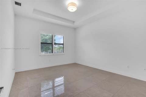 Снять в аренду виллу или дом в Мирамар, Флорида 4 спальни, 211.26м2, № 1926658 - фото 29