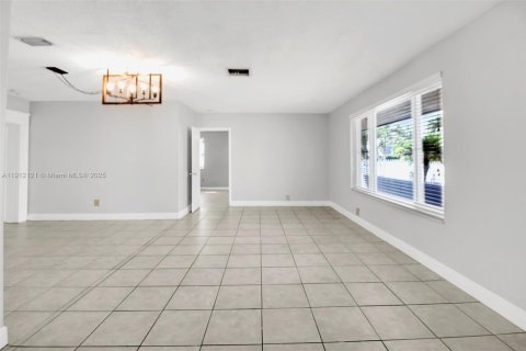 Villa ou maison à vendre à Miami, Floride: 4 chambres, 175.21 m2 № 1968020 - photo 19