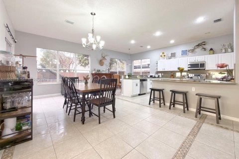 Villa ou maison à vendre à Homestead, Floride: 5 chambres, 290.69 m2 № 2007513 - photo 2