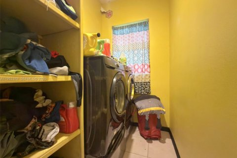 Villa ou maison à vendre à Homestead, Floride: 5 chambres, 290.69 m2 № 2007513 - photo 17