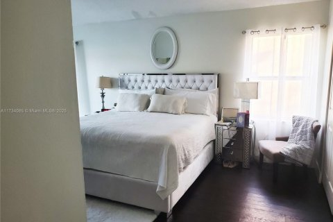 Casa en venta en Miramar, Florida, 4 dormitorios, 220.92 m2 № 1811681 - foto 18