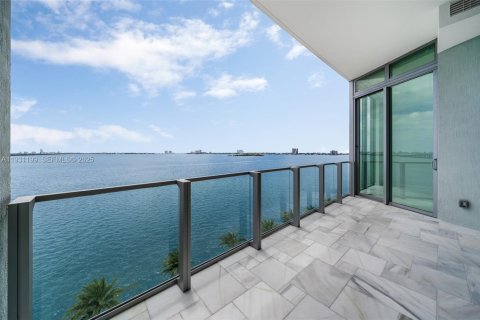 Condominio en Miami, Florida, 2 dormitorios  № 1994652