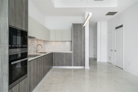 Condominio en venta en Miami, Florida, 2 dormitorios, 95.6 m2 № 1994652 - foto 14