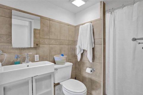 Copropriété à vendre à Miami, Floride: 2 chambres, 125.7 m2 № 2012103 - photo 9