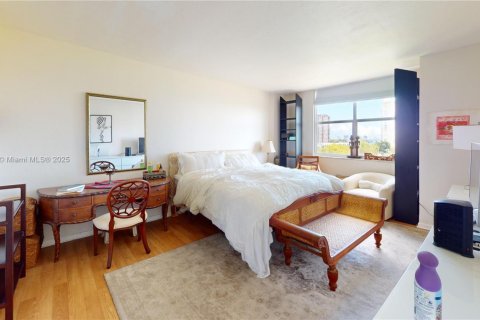 Copropriété à vendre à Miami, Floride: 2 chambres, 125.7 m2 № 2012103 - photo 6